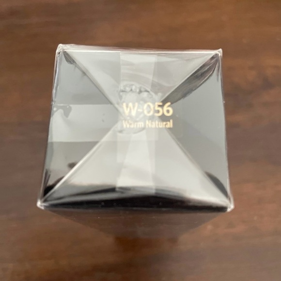 Bobbi Brown serum foundation - Picture 2 of 2